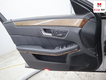 2011 - mercedes-benz e300