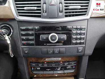 2011 - mercedes-benz e300