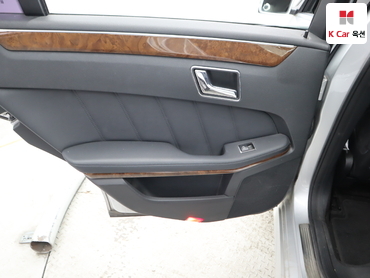 2011 - mercedes-benz e300