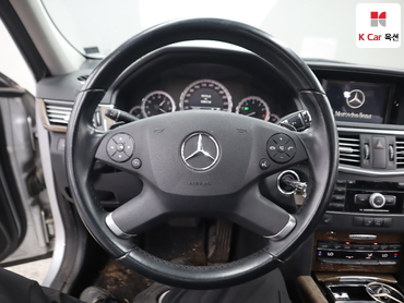 2011 - mercedes-benz e300