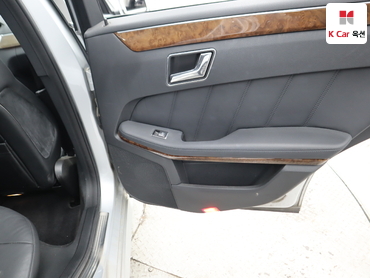 2011 - mercedes-benz e300