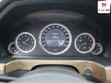 2011 - mercedes-benz e300
