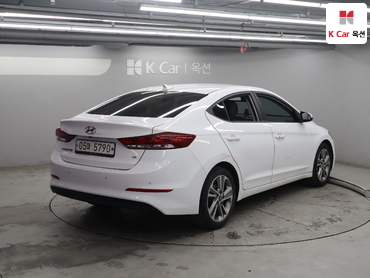 2018 - hyundai avante