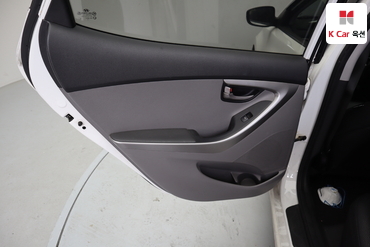 2011 - hyundai avante
