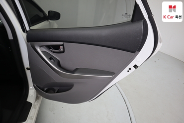2011 - hyundai avante