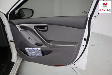 2011 - hyundai avante