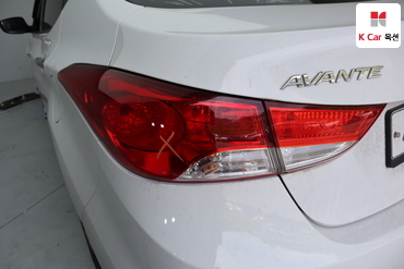 2011 - hyundai avante