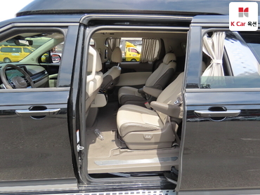 2023 - kia carnival