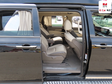 2023 - kia carnival