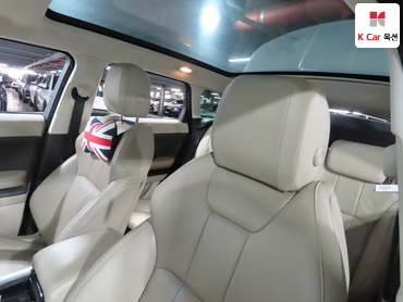 2019 - land rover range rover