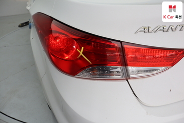 2011 - hyundai avante