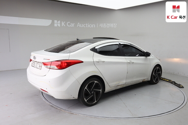 2011 - hyundai avante