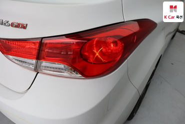 2011 - hyundai avante