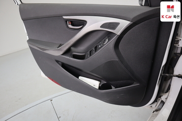 2011 - hyundai avante