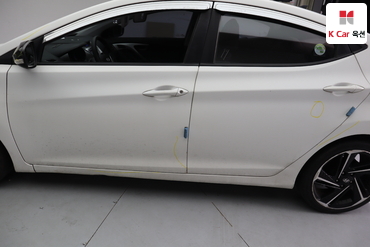 2011 - hyundai avante
