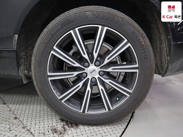 2019 - volvo xc60