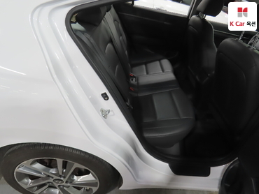 2018 - hyundai avante