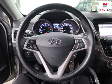 2012 - hyundai veloster
