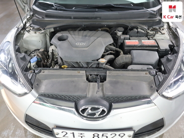2012 - hyundai veloster