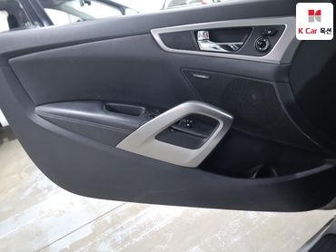 2012 - hyundai veloster