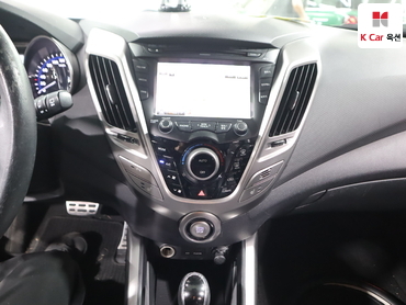 2012 - hyundai veloster