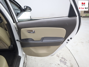 2010 - hyundai avante