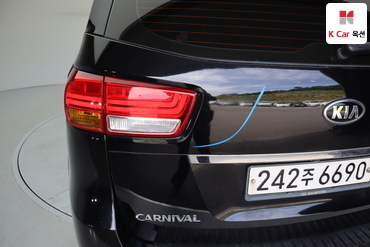 2018 - kia carnival