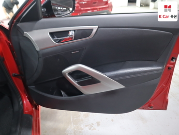 2012 - hyundai veloster