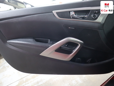 2012 - hyundai veloster