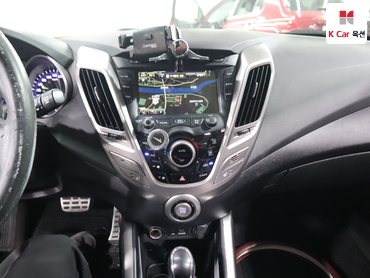 2012 - hyundai veloster