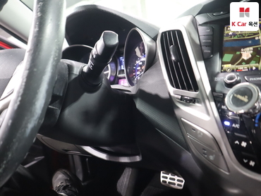 2012 - hyundai veloster
