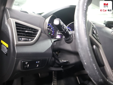 2012 - hyundai veloster