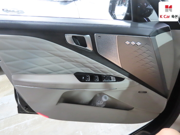 2023 - kia k8