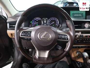 2017 - lexus es300h