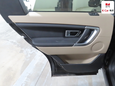 2017 - land rover discovery