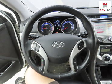 2011 - hyundai avante