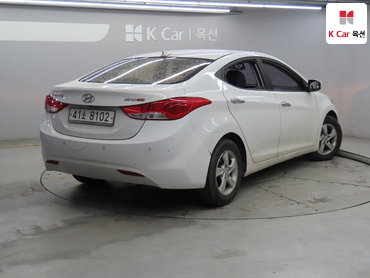 2011 - hyundai avante