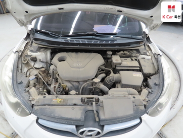 2011 - hyundai avante