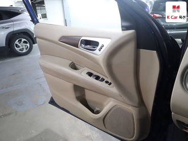 2017 - nissan pathfinder