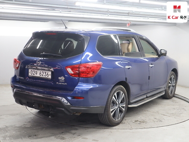 2017 - nissan pathfinder