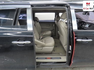 2018 - kia carnival