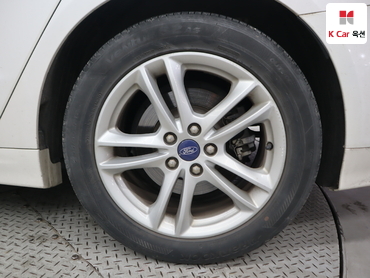 2015 - ford mondeo