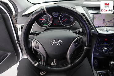 2015 - hyundai avante