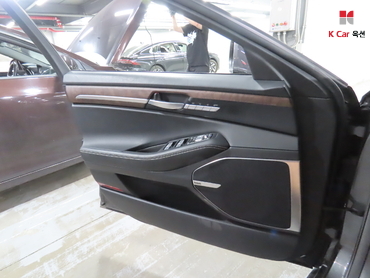 2021 - genesis g90