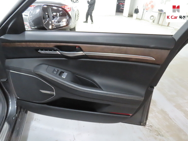 2021 - genesis g90