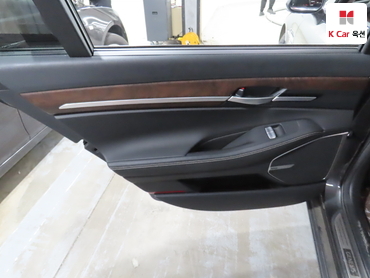 2021 - genesis g90