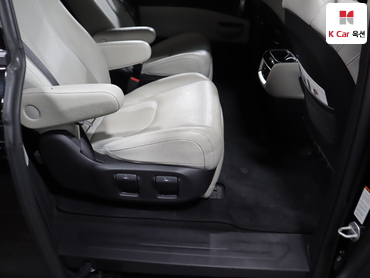 2023 - kia carnival