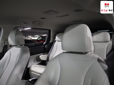 2023 - kia carnival