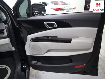 2023 - kia carnival