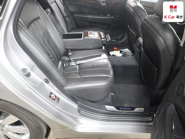 2010 - hyundai equus